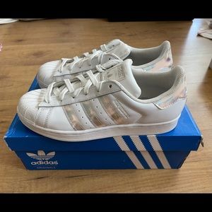 Adidas Superstars | Women’s 8 / Kids 7 Sneakers